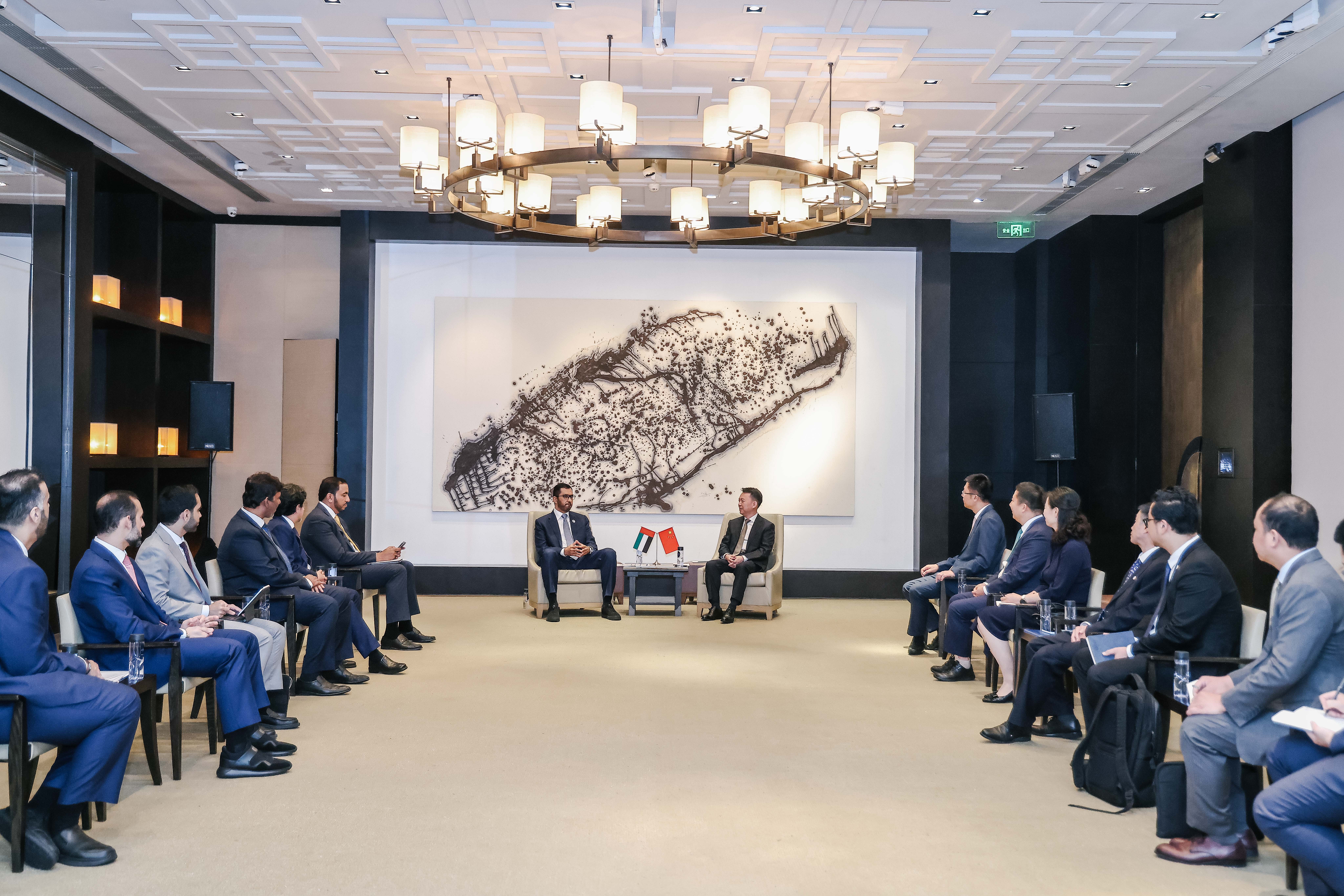 王粵濤會見ADNOC總裁蘇爾坦博士一行
